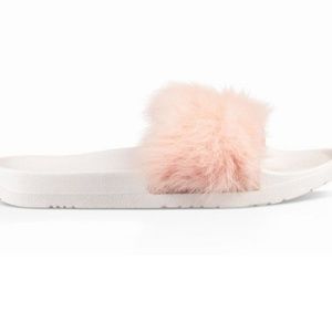 UGG Royal Slides in PINK